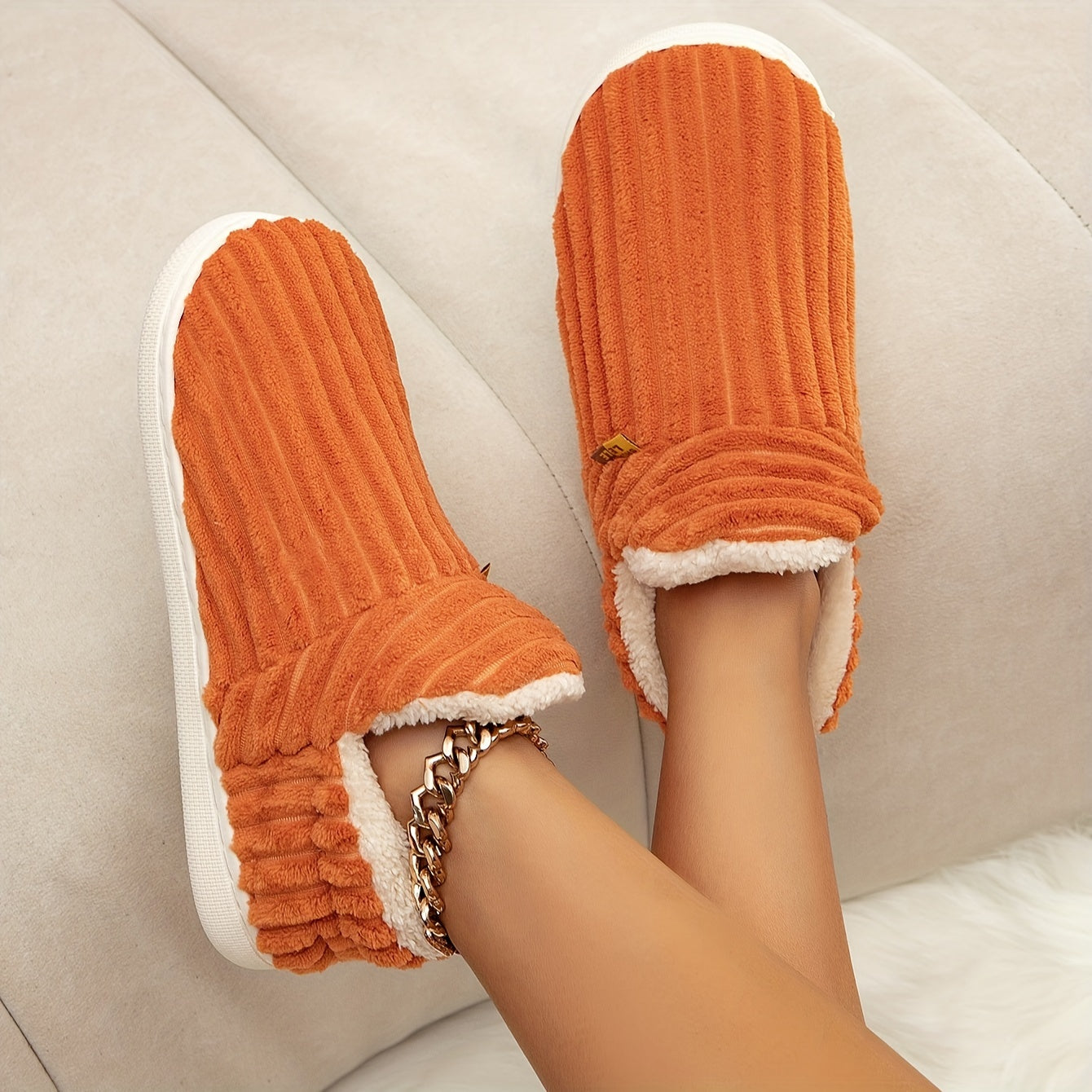 Ava Corduroy Slipper