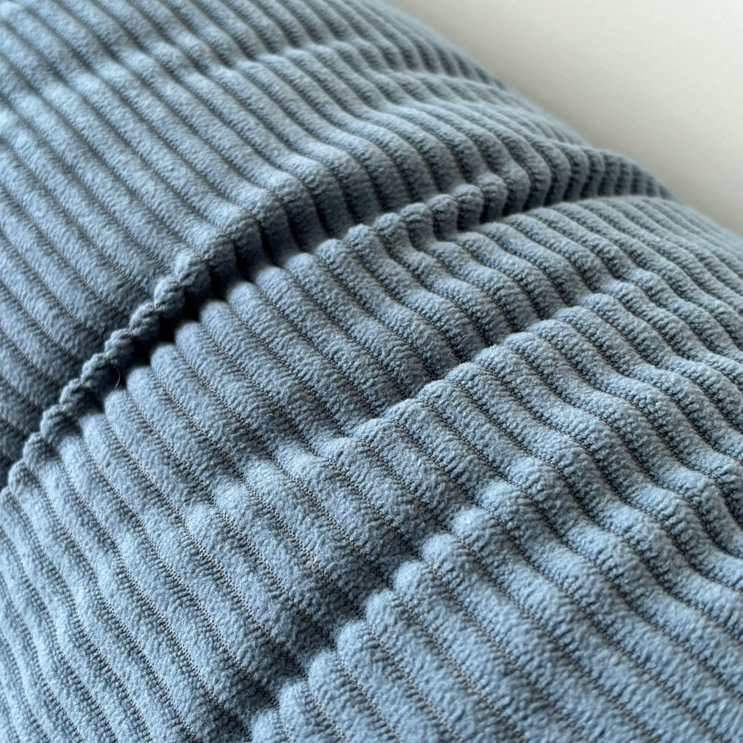 Inspire Polyester Wedge Pillow