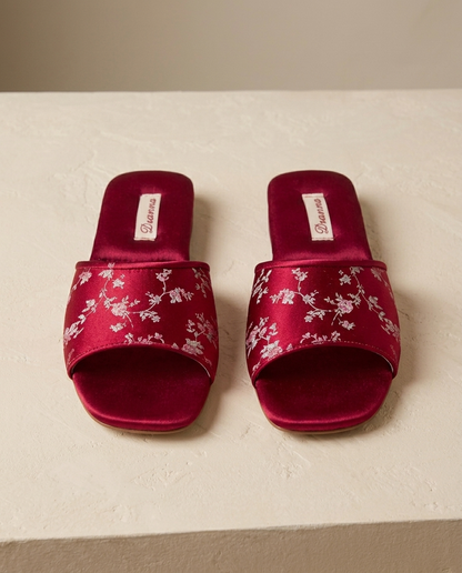 Hayes Brocade Slide