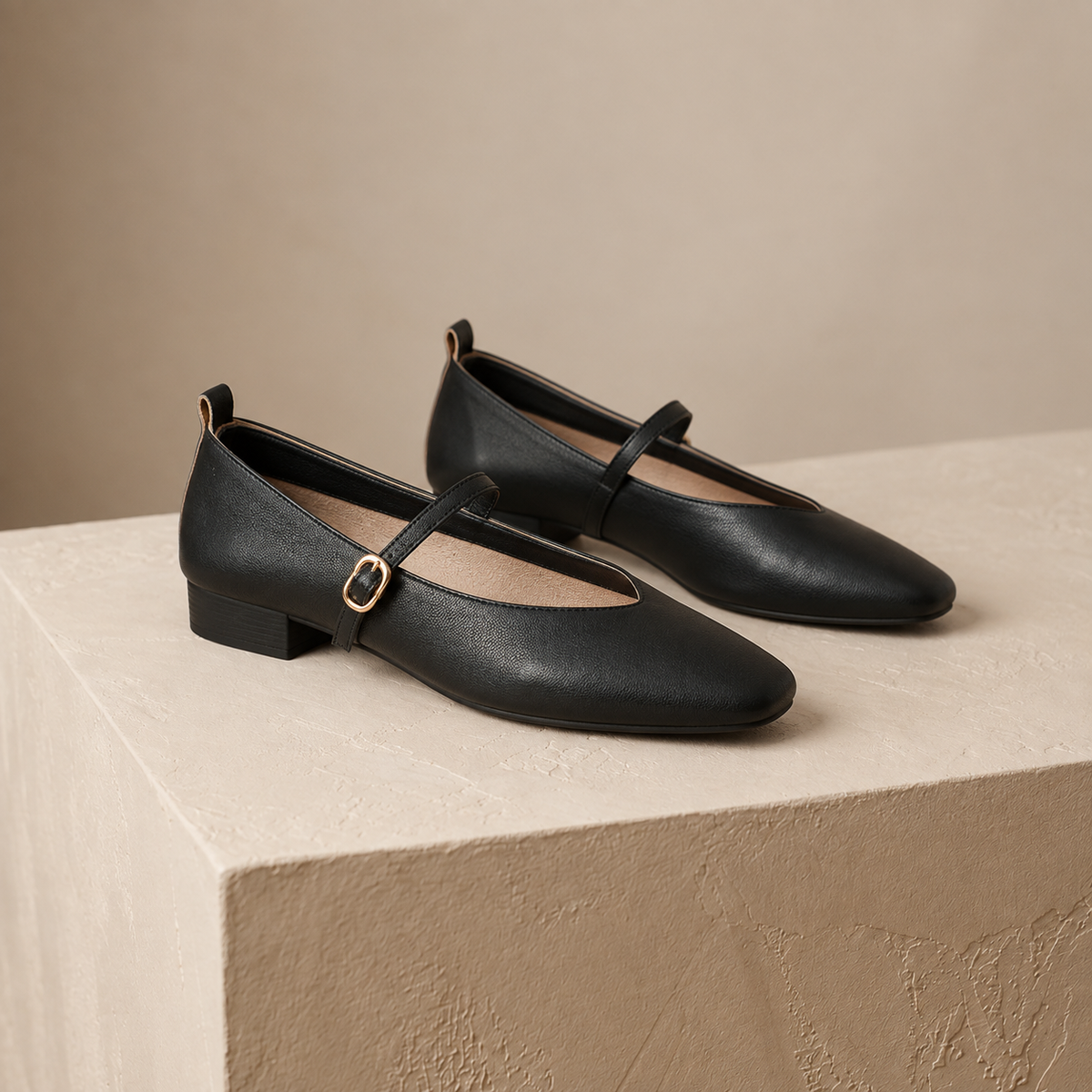 Diana Women's Cushioned Shoes, Broad Size Range | Hudson & Wells