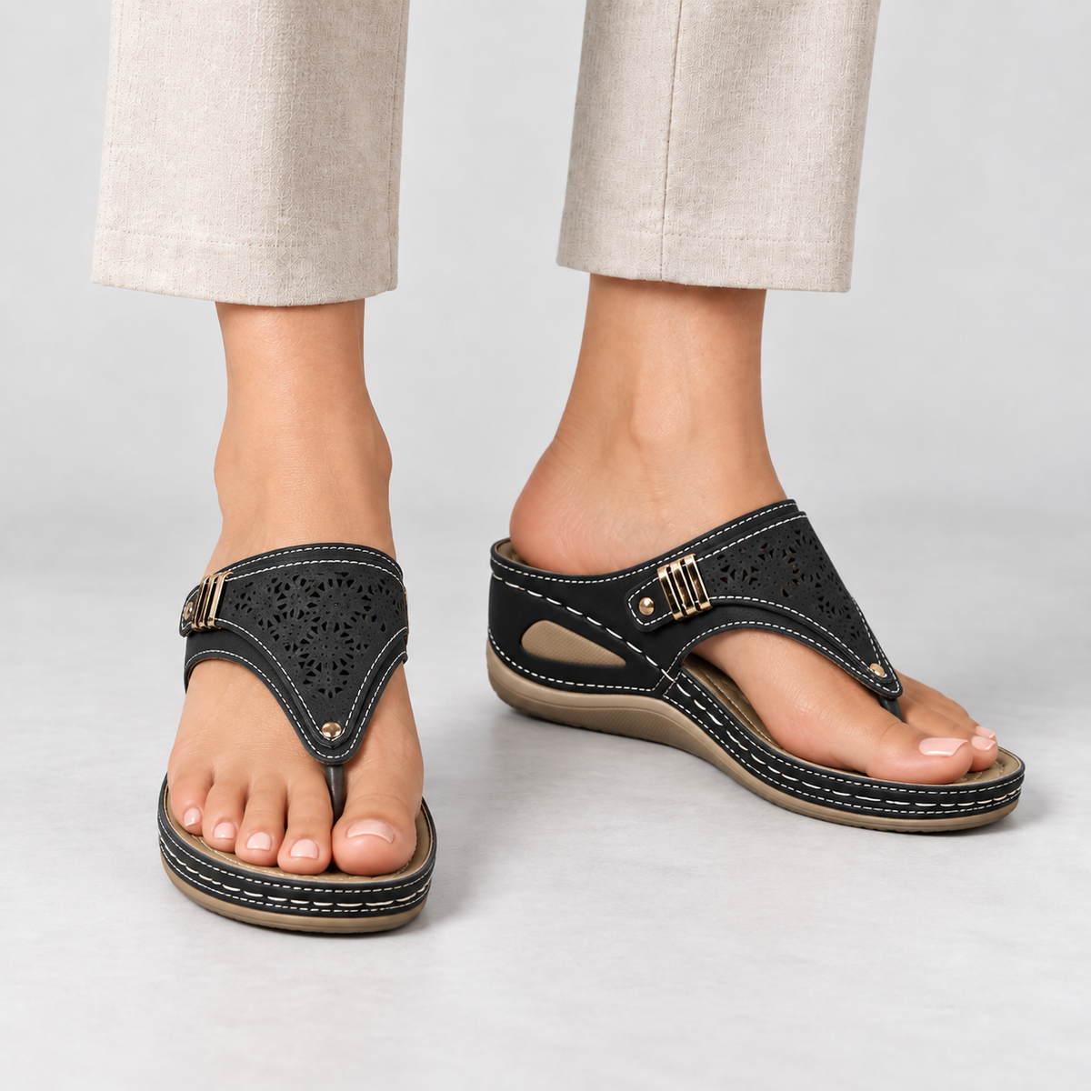 Etta Women's Lightweight Rubber-Sole Wedge Sandals — Black | Hudson & Wells