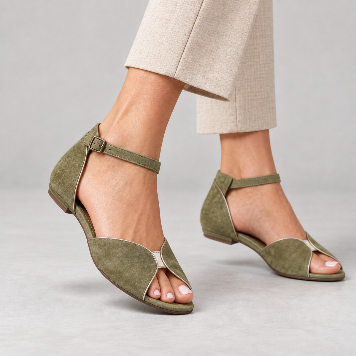 Evelyn Women's Cushioned Ankle Strap Sandals | Hudson & Wells
