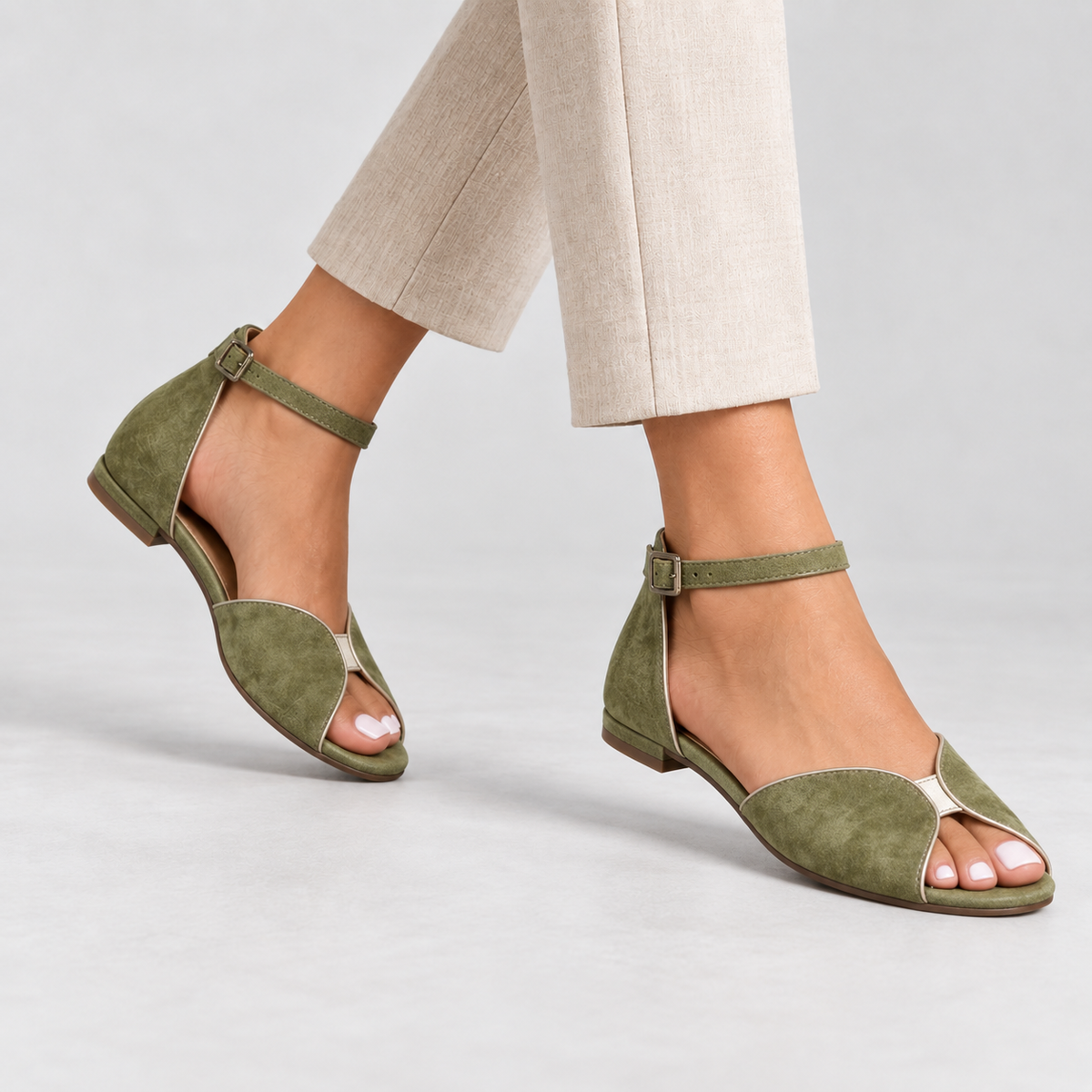 Evelyn Women's Cushioned Ankle Strap Sandals | Hudson & Wells