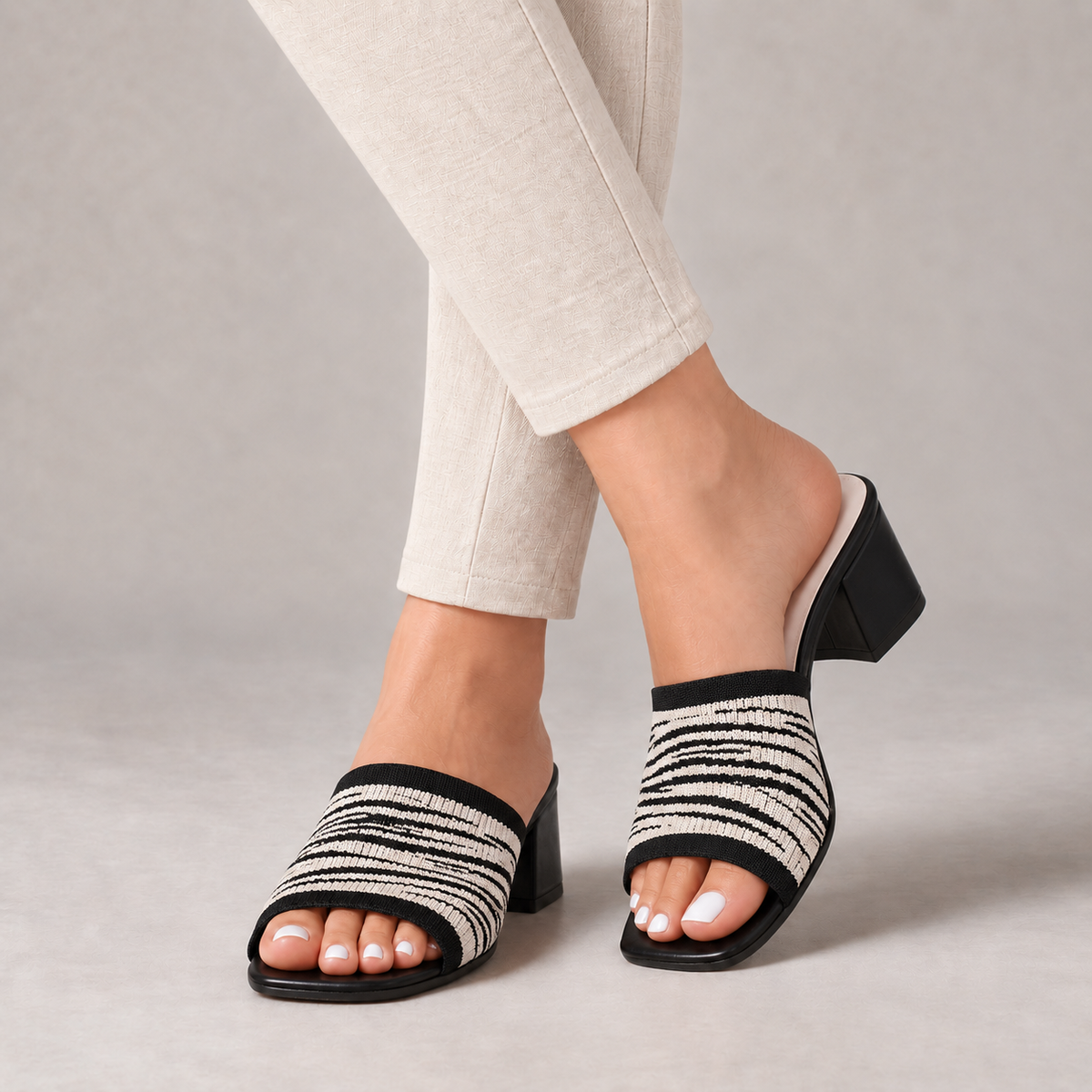 Lorna Women's Cushioned Slide Sandals — Black / Stripe | Hudson & Wells