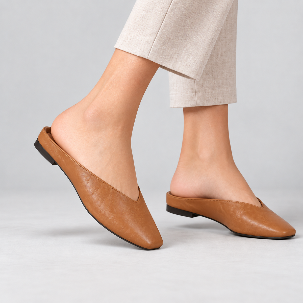 Nash V-Cut Mule | Hudson & Wells