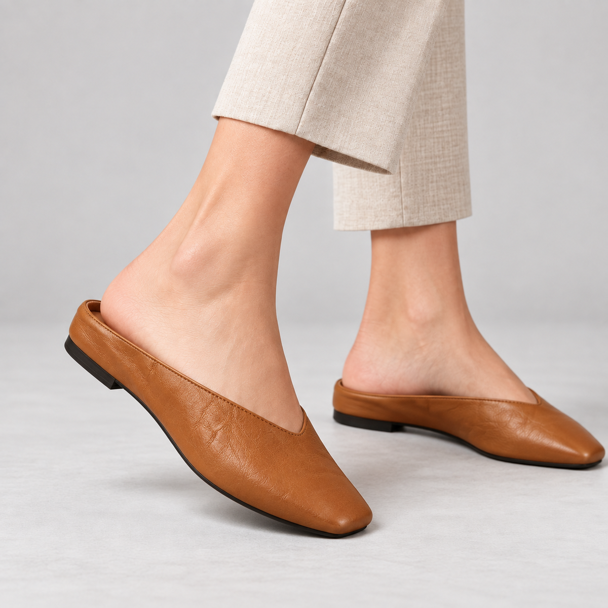 Nash V-Cut Mule | Hudson & Wells