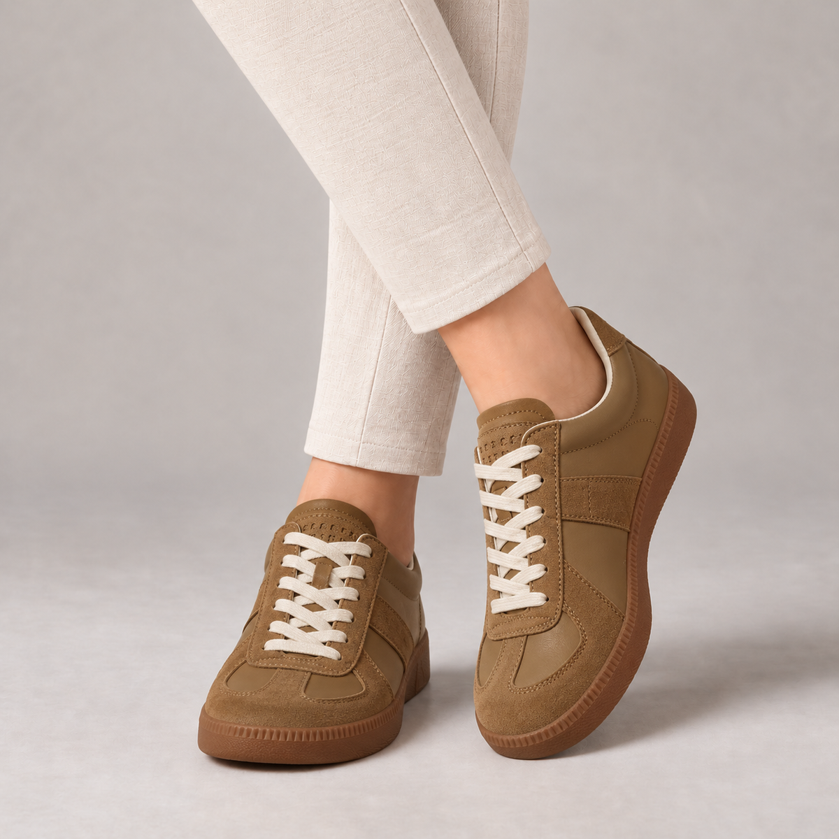 Willa Genuine Leather Sneakers, Rounded Toe — Colour 3 (Dx 36 48) | Hudson & Wells